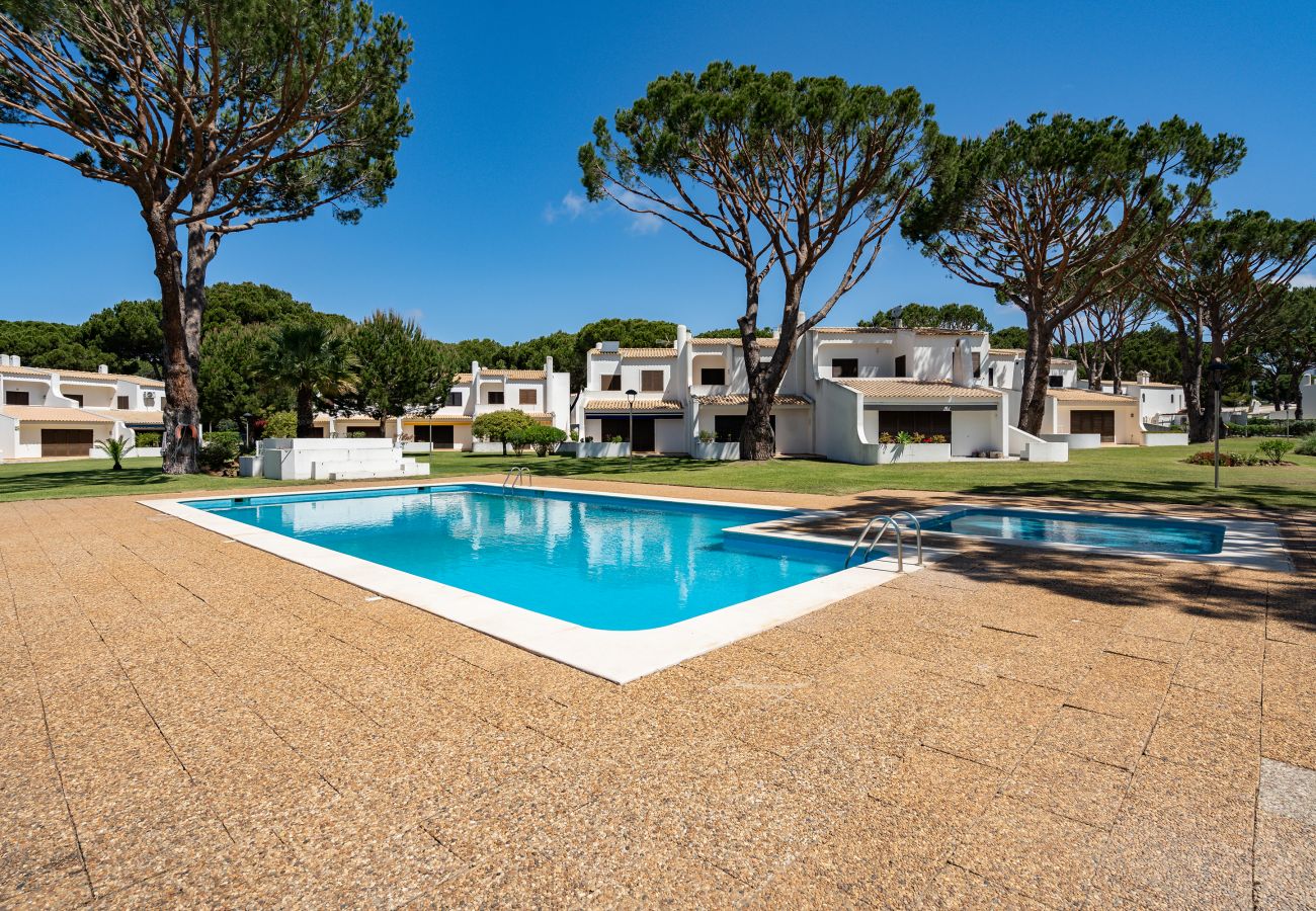 Casa geminada em Vilamoura - Vilamouratenis Sunscape by SAPvillas