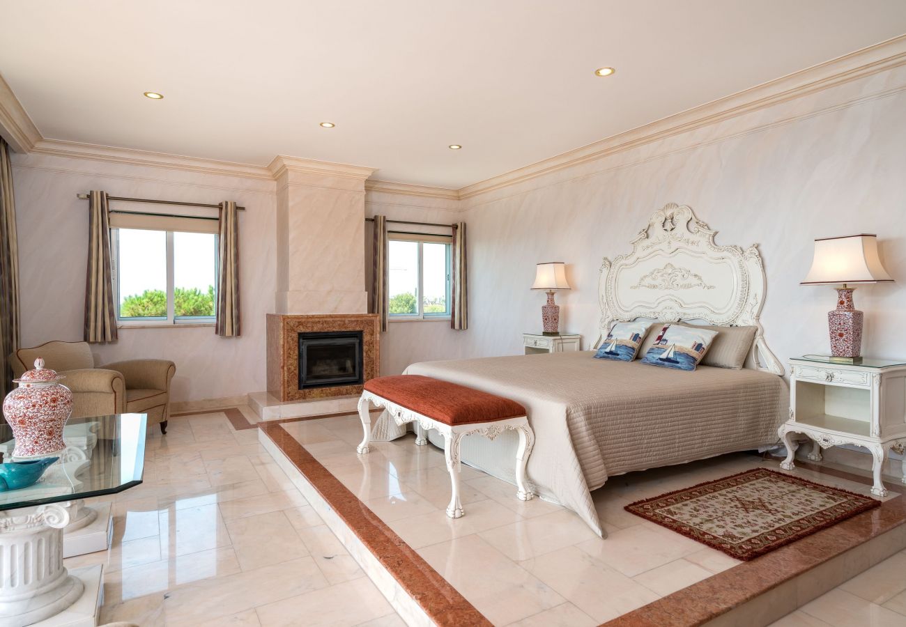 Villa in Ferragudo - Monte da Bela Vista by SAPvillas