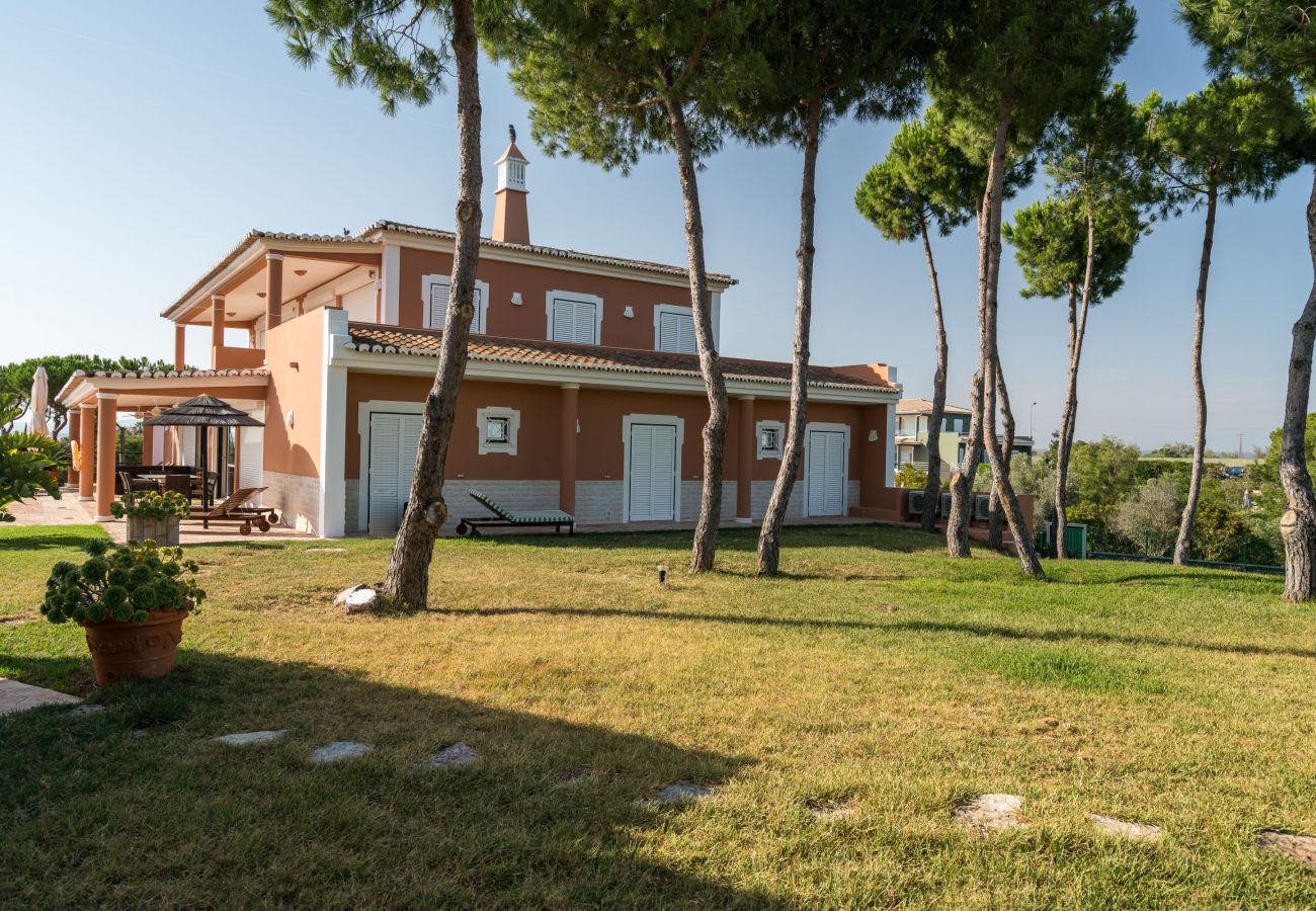 Villa in Ferragudo - Monte da Bela Vista by SAPvillas