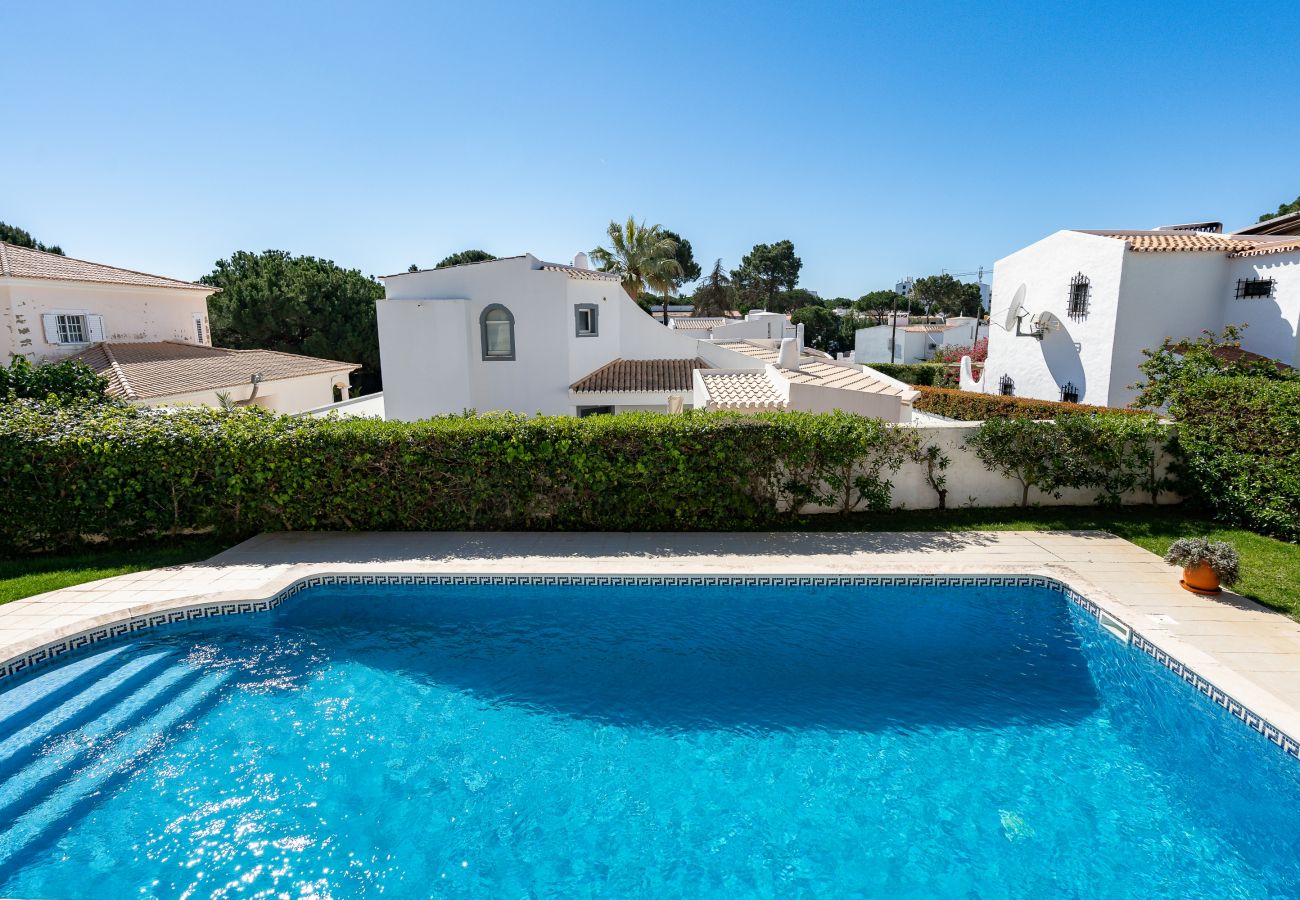 Villa in Vilamoura - Villa White Cottage by SAPvillas