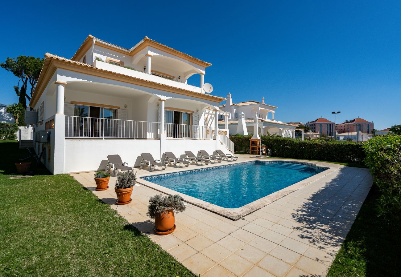 Villa in Vilamoura - Villa White Cottage by SAPvillas