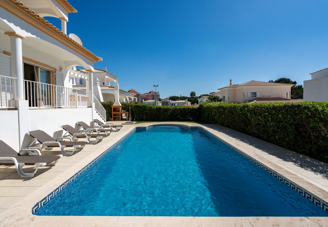 Villa in Vilamoura - Villa White Cottage by SAPvillas