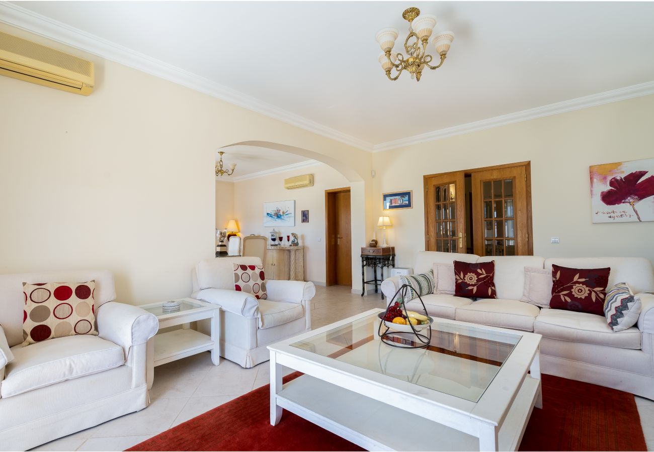 Villa in Vilamoura - Villa White Cottage by SAPvillas