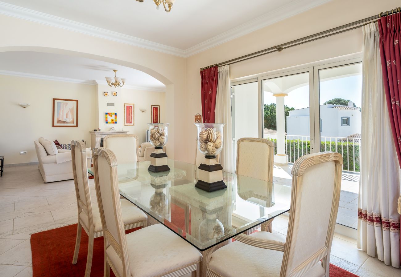 Villa in Vilamoura - Villa White Cottage by SAPvillas