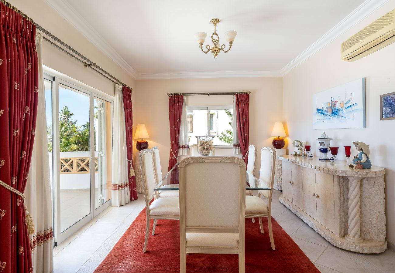 Villa in Vilamoura - Villa White Cottage by SAPvillas