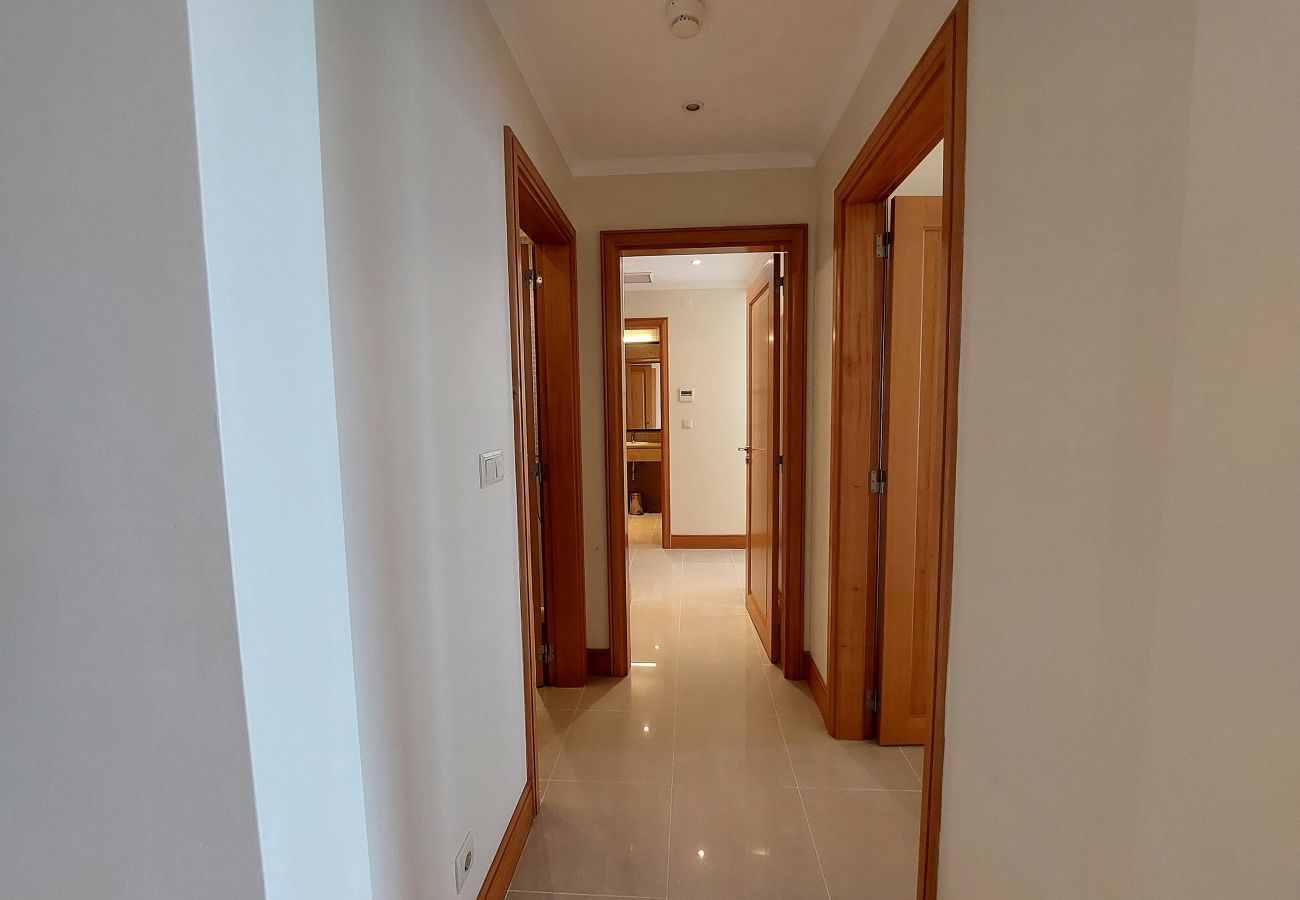 Appartement à Vilamoura - Appartement avec 2 chambres, garage, piscine extérieure et intérieure, salle de sport près du golf Vitória