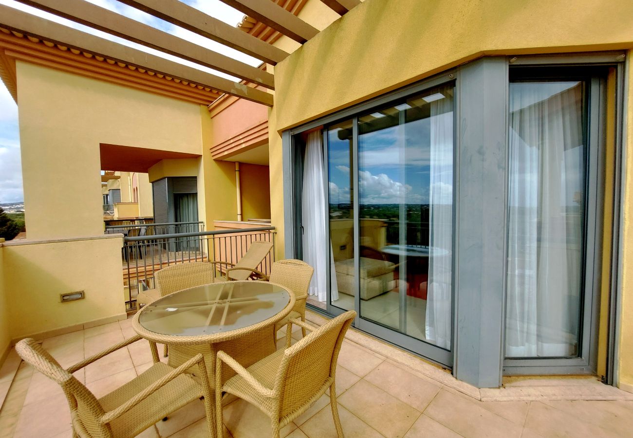 Appartement à Vilamoura - Appartement avec 2 chambres, garage, piscine extérieure et intérieure, salle de sport près du golf Vitória